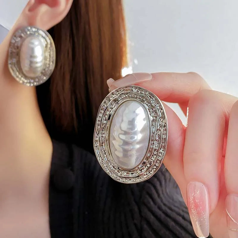 Naya Earrings – Minimalist Silver Earrings | ÉLAN by AKI